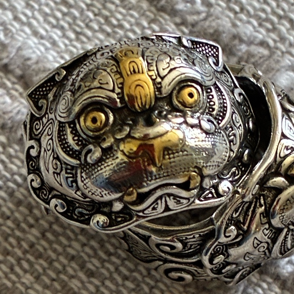Intricate Silver Foo Dog Ring. Never worn.